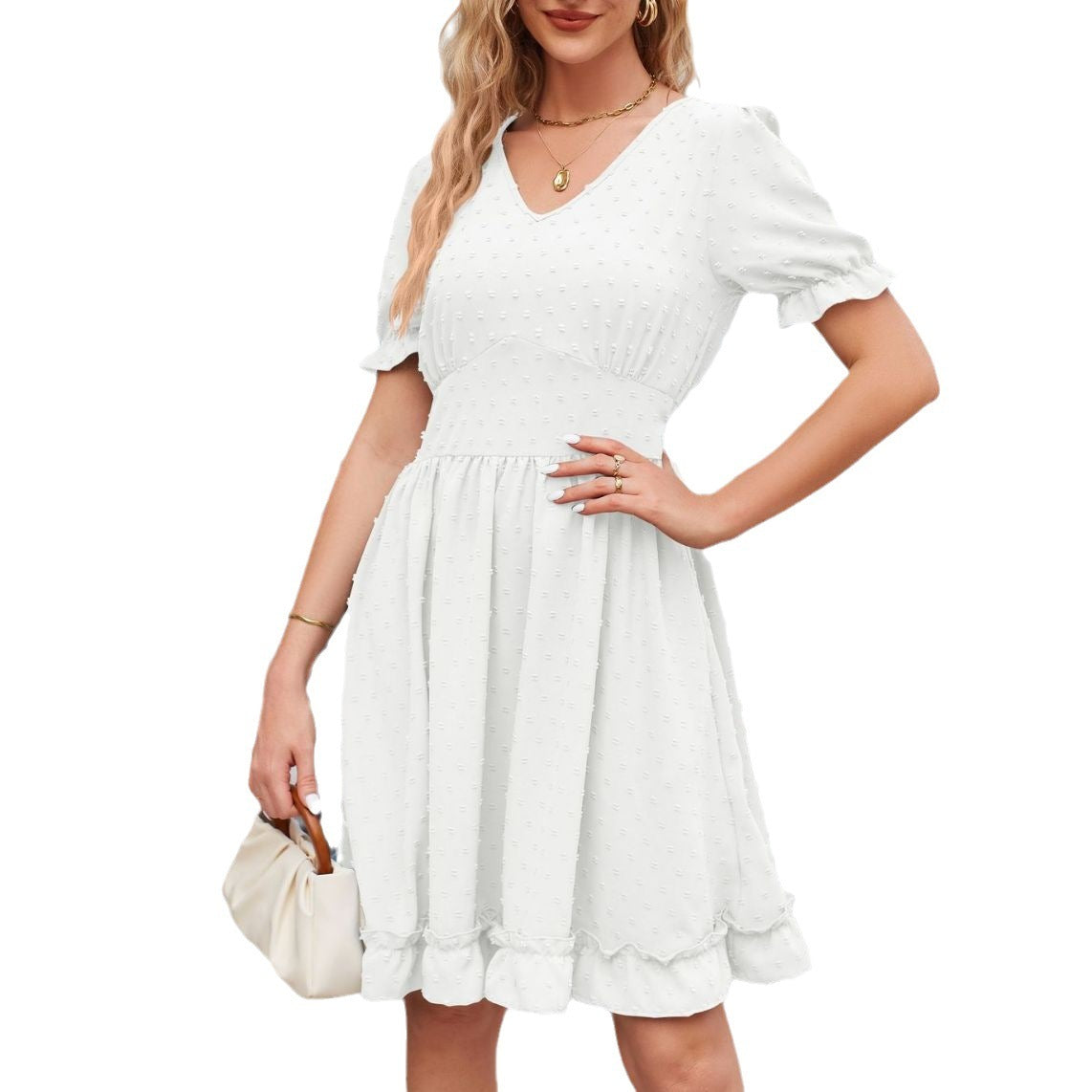 Robe Blanche Romantique à Volants – Élégance et Douceur Estivale