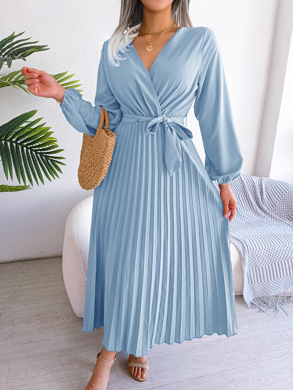 Robe Longue Élégance Royale – Plissée et Ceinturée Bleu Roi