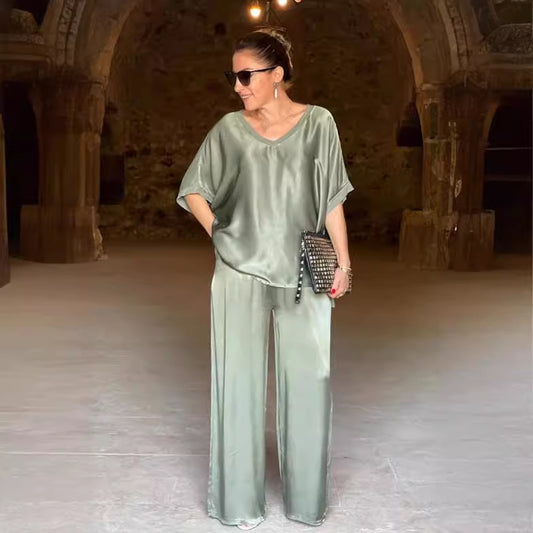 Ensemble Pantalon & Haut Satiné Noir – Élégance Décontractée