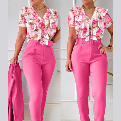 Ensemble Chic Fleuri – Blouse à Volants et Pantalon Taille Haute Rose