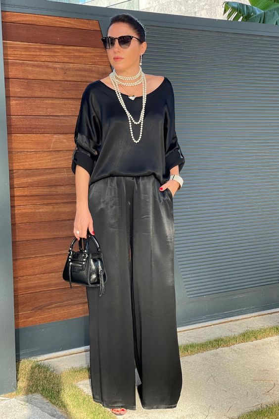 Ensemble Pantalon & Haut Satiné Noir – Élégance Décontractée