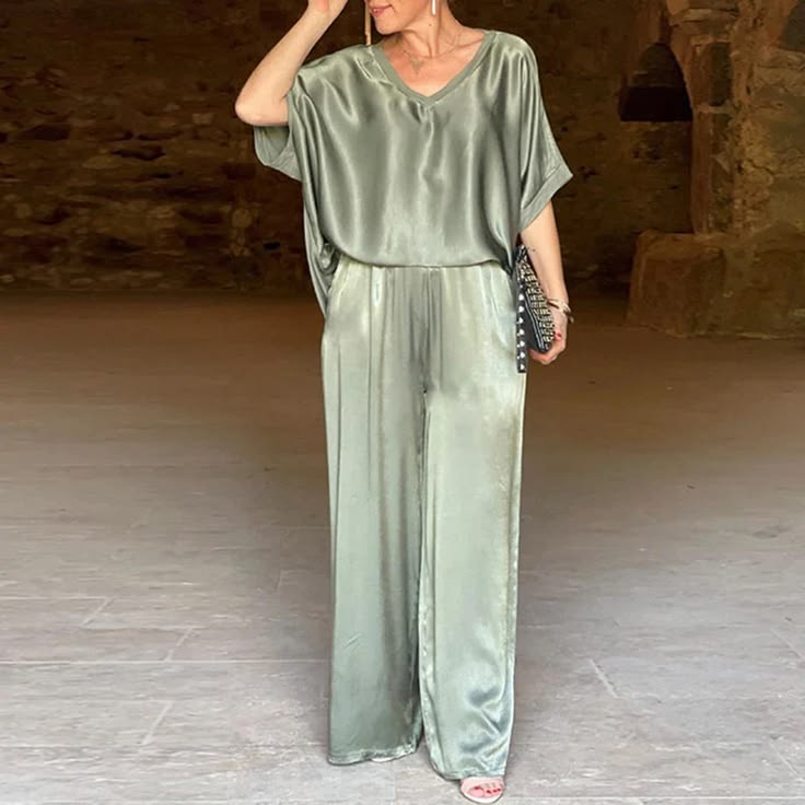 Ensemble Pantalon & Haut Satiné Noir – Élégance Décontractée