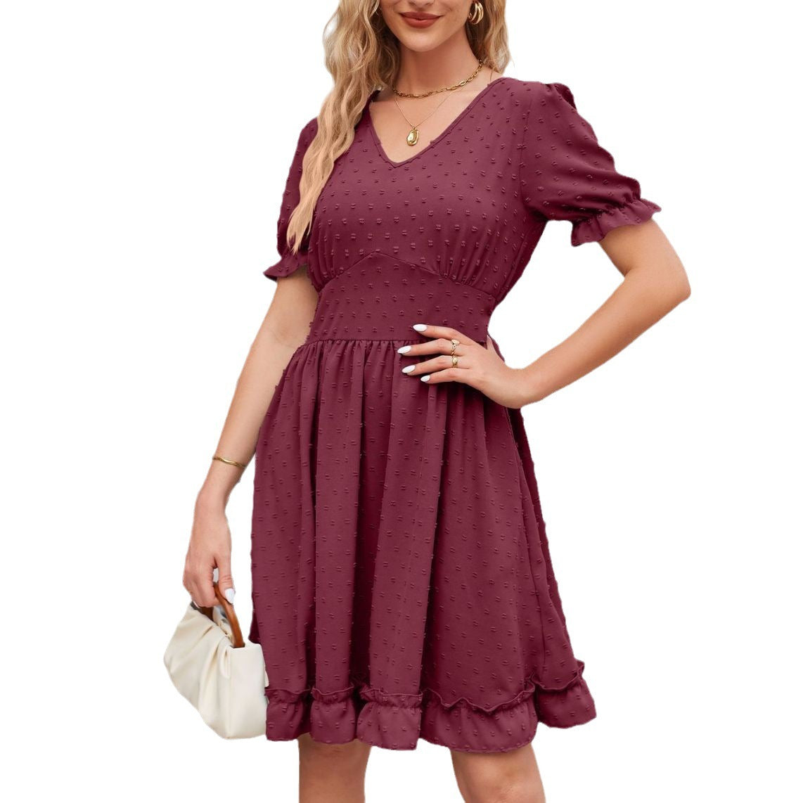 Robe Blanche Romantique à Volants – Élégance et Douceur Estivale